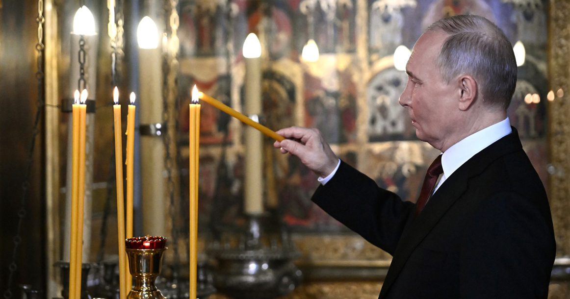 Путин посетил Архангельский собор Кремля к обретенным мощам Дмитрия Донского